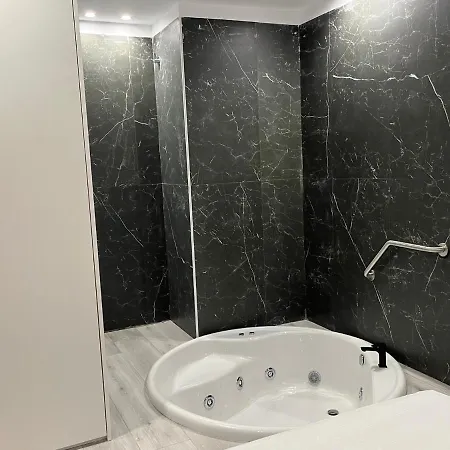 H. Pelayo Autocheck-in Con Jacuzzi Отель