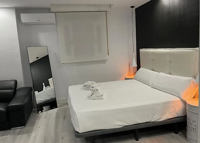 H. Pelayo Autocheck-in Con Jacuzzi *