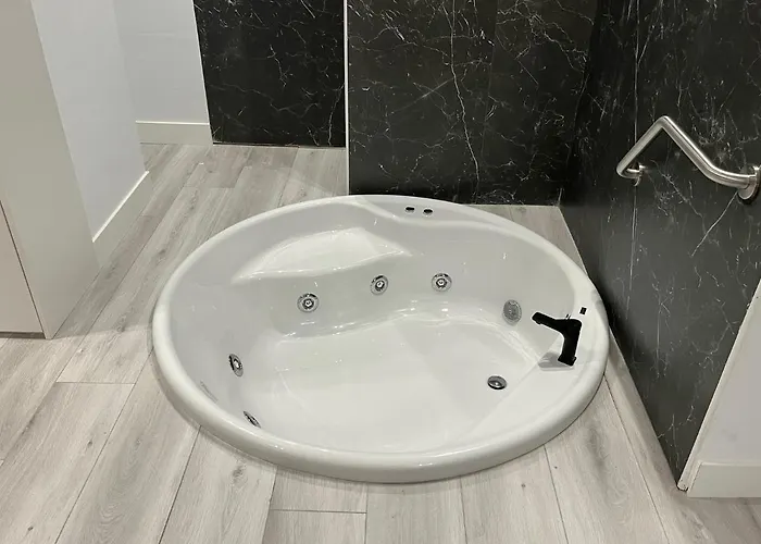 H. Pelayo Autocheck-in Con Jacuzzi * Noja