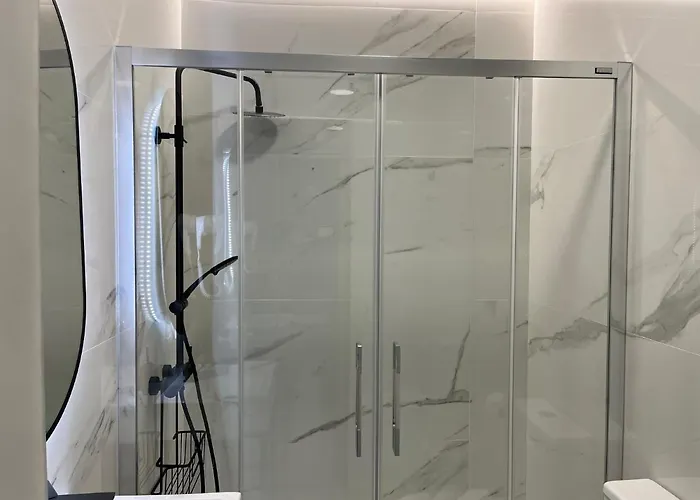 H. Pelayo Autocheck-in Con Jacuzzi *