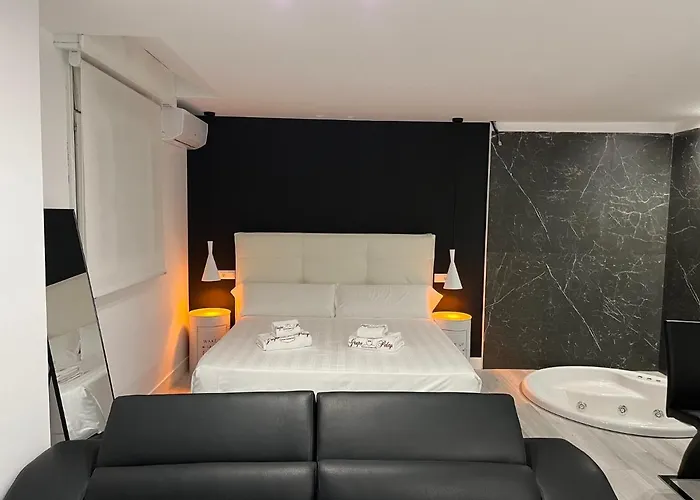 H. Pelayo Autocheck-in Con Jacuzzi Hotel *